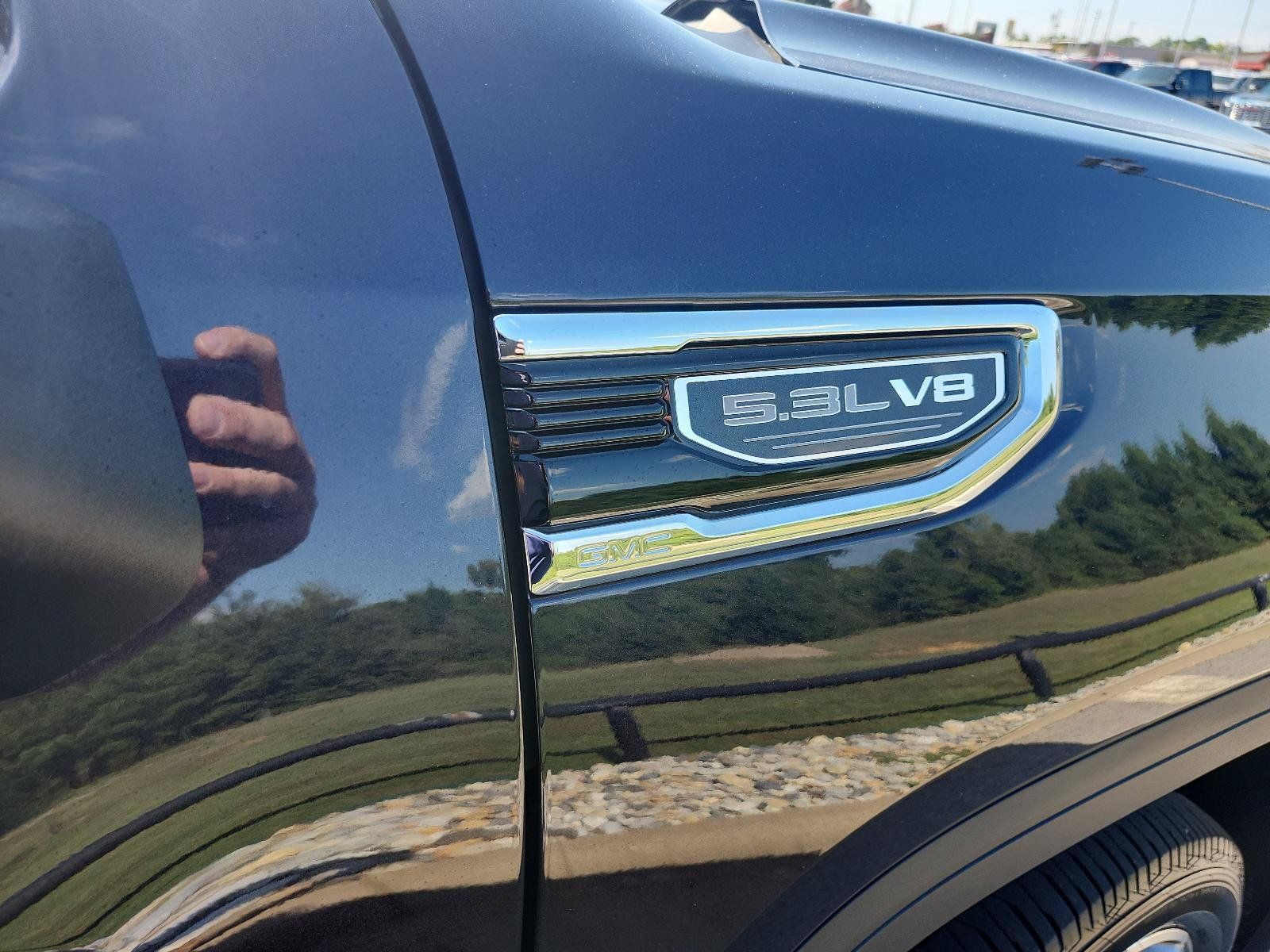 Used 2022 GMC Sierra 1500 Denali w/ Denali Reserve Package AWD/4WD image 9