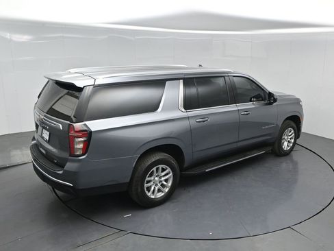 Used 2021 Chevrolet Suburban LT RWD image 40