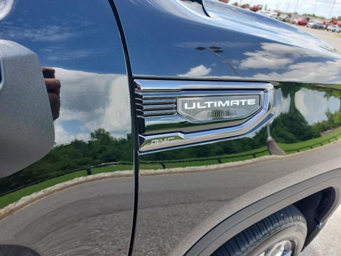 Certified 2026 GMC Sierra 1500 Denali Ultimate AWD/4WD image 7