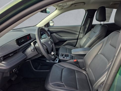 Certified 2025 Ford Mustang Mach-E Premium image 11