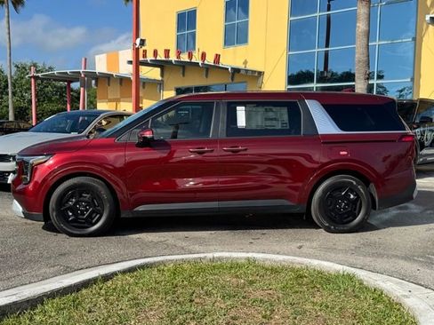 New 2026 Kia Carnival FWD image 3