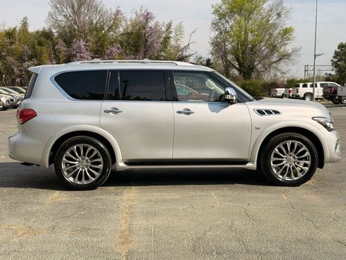 Used 2017 INFINITI QX80 4WD w/ Deluxe Technology Package image 10