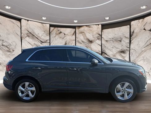 Used 2020 Audi Q3 2.0T Premium w/ Convenience Package image 2