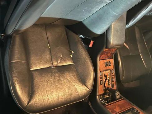 Used 1999 Mercedes-Benz E 320 Sedan image 12