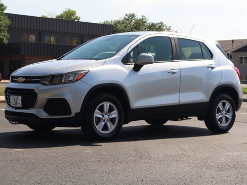 Used 2018 Chevrolet Trax LS AWD/4WD image 11