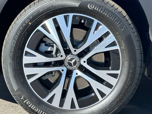 New 2025 Mercedes-Benz GLB 250 4MATIC image 30