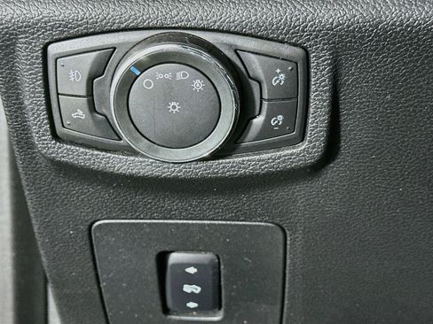 Used 2016 Ford F150 XLT w/ Equipment Group 302A Luxury AWD/4WD image 16