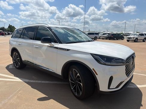 Used 2025 Lincoln Aviator Reserve w/ Equipment Group 201A AWD/4WD image 5
