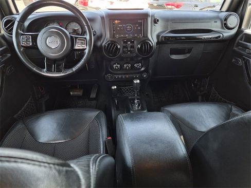 Used 2016 Jeep Wrangler Unlimited Sahara image 22