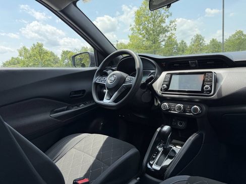Used 2019 Nissan Kicks S FWD image 19