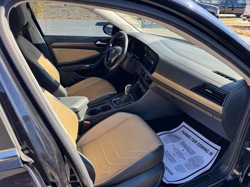 Used 2019 Volkswagen Jetta SEL Premium image 15