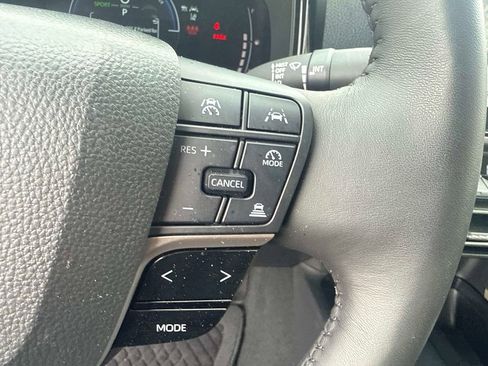 Used 2025 Toyota Camry LE w/ Convenience Package image 26