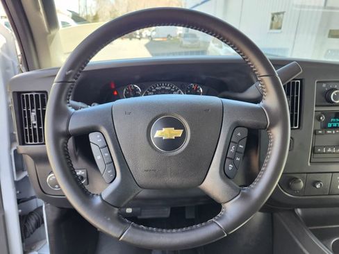 Used 2022 Chevrolet Express 3500 w/ Power Convenience Package RWD image 19