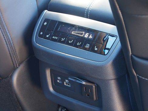 New 2025 Nissan Pathfinder Platinum w/ Cargo Package image 14