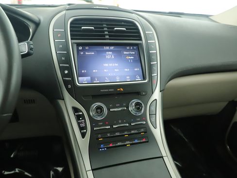 Used 2020 Lincoln Nautilus Reserve w/ Equipment Group 201A image 18