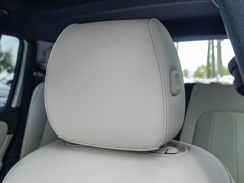 Certified 2025 Mercedes-Benz EQB 300 4MATIC image 27