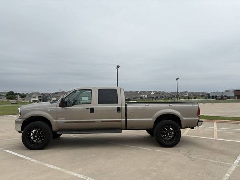 Used 2005 Ford F350 Lariat AWD/4WD image 2