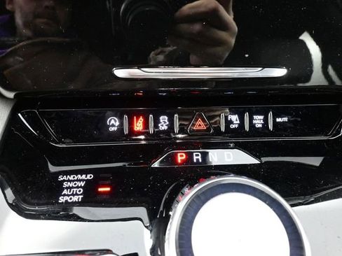 New 2026 Jeep Grand Wagoneer Limited AWD/4WD image 24