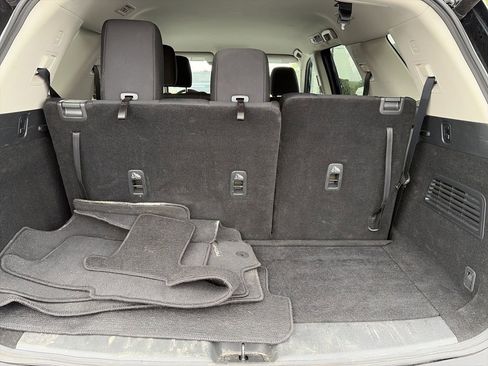 Used 2025 Nissan Pathfinder SV FWD image 10