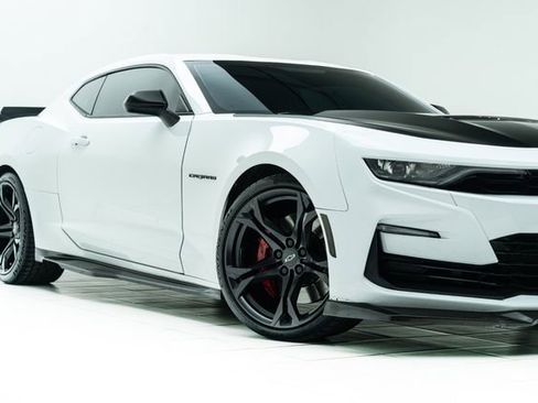 Used 2023 Chevrolet Camaro SS RWD image 3
