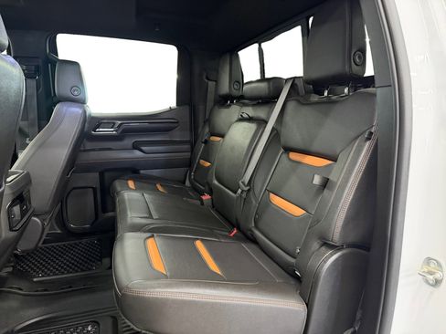 Used 2022 GMC Sierra 1500 AT4 w/ Technology Package image 10