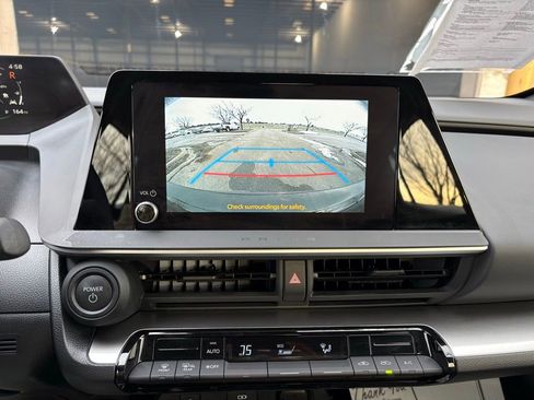 Used 2025 Toyota Prius LE image 29