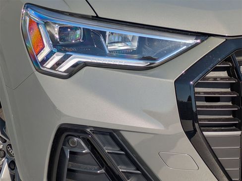 New 2025 Audi Q3 2.0T Premium image 16
