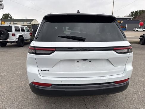 New 2026 Jeep Grand Cherokee Altitude AWD/4WD image 4