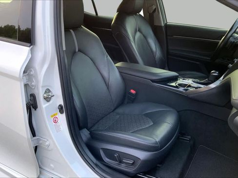 Used 2018 Toyota Camry XSE w/ Audio Package FWD image 9