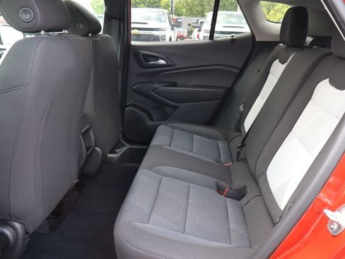 Used 2024 Chevrolet Trax LS w/ LS Convenience Package FWD image 20