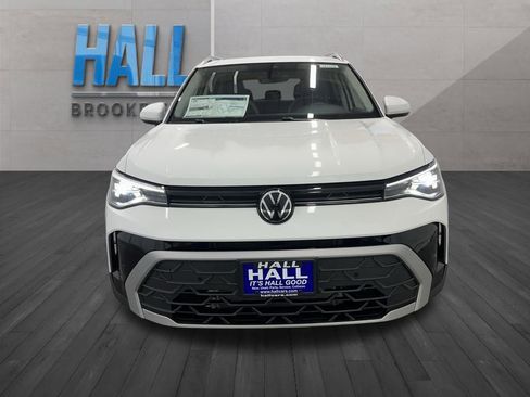 Used 2025 Volkswagen Taos SE image 8