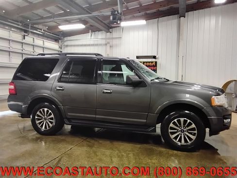 Used 2016 Ford Expedition XLT AWD/4WD image 2