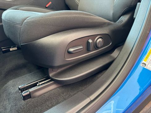 Used 2025 Chevrolet Blazer LT FWD image 22