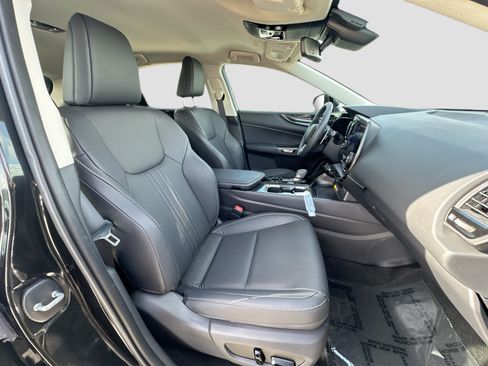Used 2025 Lexus NX 250 FWD w/ Towing Package (2000 Lbs) image 26