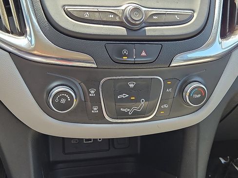 Used 2022 Chevrolet Equinox LT FWD image 29