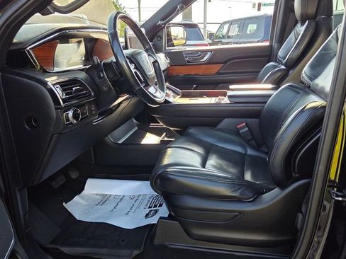 Used 2019 Lincoln Navigator Reserve AWD/4WD image 5