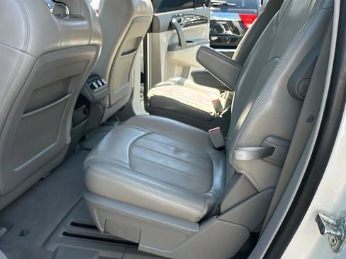Used 2013 Buick Enclave Leather FWD image 23