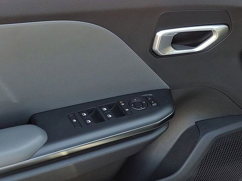 Certified 2025 Kia K4 FWD image 13