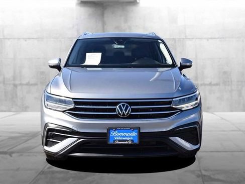 Certified 2023 Volkswagen Tiguan SE w/ Panoramic Sunroof Package image 4