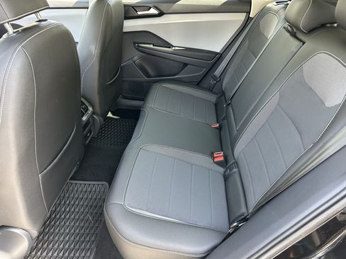 Certified 2023 Volkswagen Taos SE w/ Panoramic Sunroof Package FWD image 15