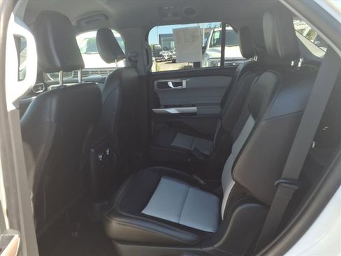 Certified 2023 Ford Explorer XLT w/ Equipment Group 202A image 18