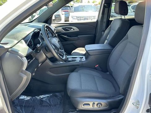 Used 2023 Chevrolet Traverse LT FWD image 18
