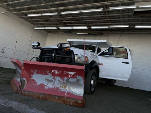 Used 2012 RAM 4500 4x4 Regular Cab w/ Max Tow Pkg image 6