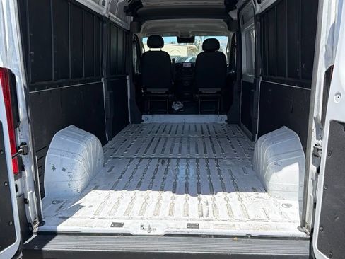 Used 2024 RAM ProMaster 2500 w/ Convenience Group FWD image 5