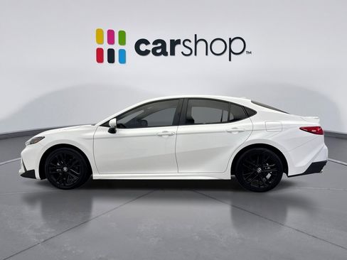 Used 2025 Toyota Camry SE image 2