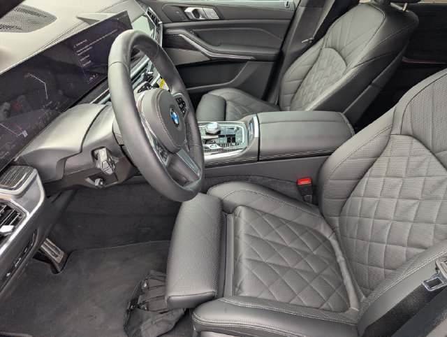 Used 2026 BMW X7 xDrive40i w/ M Sport Package AWD/4WD image 17