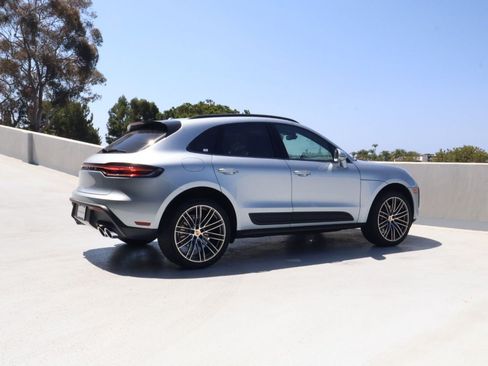 New 2026 Porsche Macan AWD/4WD image 8