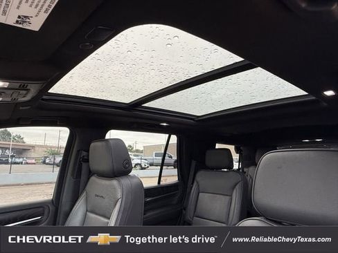 Used 2021 GMC Yukon Denali w/ Advanced Technology Package AWD/4WD image 32