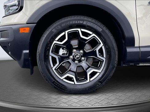 Used 2025 Ford Bronco Sport Outer Banks w/ Outer Banks Tech Package+ AWD/4WD image 34