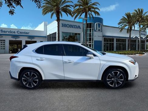 Used 2022 Lexus UX 200 w/ Premium Package FWD image 9